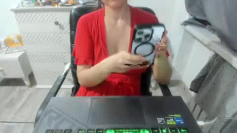 angel_lee__ online show from 01/11/25, 12:29