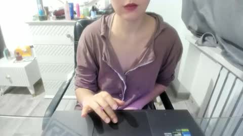 angel_lee__ online show from 01/14/25, 11:53