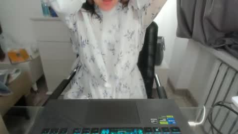 angel_lee__ online show from 01/25/25, 04:13