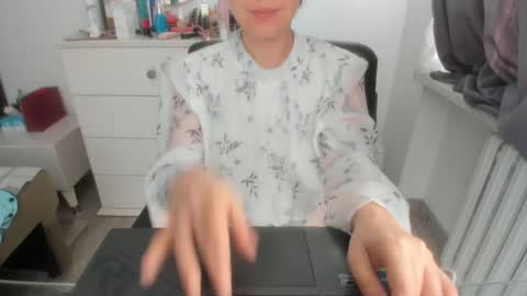 angel_lee__ online show from 02/09/25, 05:19