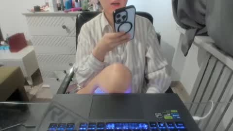 angel_lee__ online show from 02/12/25, 06:29