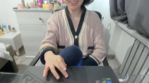 angel_lee__ online show from 03/09/25, 05:00
