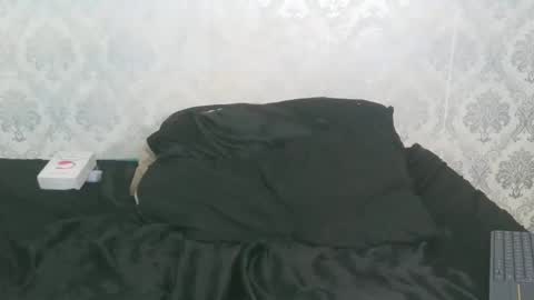 Angel Lein online show from 11/21/25, 04:00