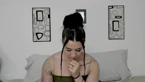 Snapshot of angel_martins chatting on 02/05/26, 05:28 Angel online show from 02/05/26, 05:28