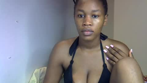 Snapshot of angel_mia5 chatting on 06/22/26, 01:40 angel_mia5 online show from 06/22/26, 01:40