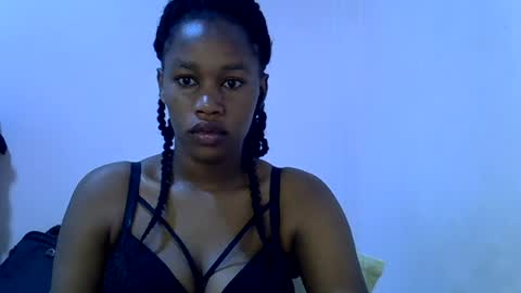 Snapshot of angel_mia5 chatting on 07/08/26, 01:32 angel_mia5 online show from 07/08/26, 01:32
