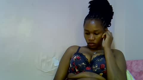 Snapshot of angel_mia5 chatting on 07/28/26, 03:54 angel_mia5 online show from 07/28/26, 03:54