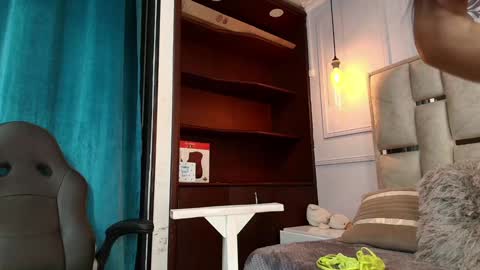 Nicolle  online show from 01/23/25, 10:22