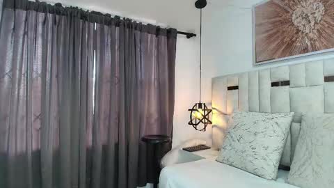 Nicolle  online show from 12/03/25, 11:41