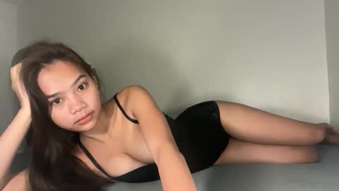 angel_petite07 online show from 04/17/26, 11:41