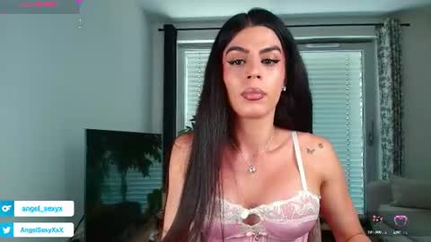 Snapshot of angel_sexyxxx chatting on 06/23/26, 01:09 CALL ME ANGEL online show from 06/23/26, 01:09