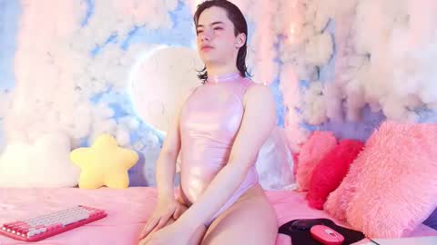 Angel online show from 11/27/25, 09:22