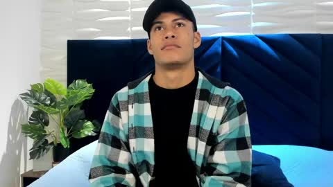 Snapshot of angel_silva_ chatting on 05/05/26, 12:13 Angel online show from 05/05/26, 12:13