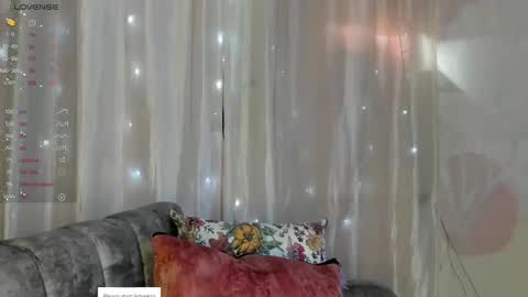 Snapshot of angel_smile18 chatting on 02/17/25, 05:43 angel online show from 02/17/25, 05:43