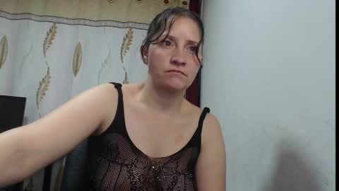 Snapshot of angel_sw chatting on 10/04/25, 05:00 angel online show from 10/04/25, 05:00