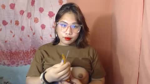 angel_sweet247 online show from 02/19/26, 09:49
