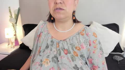 angel_velvet_ online show from 03/31/26, 08:09