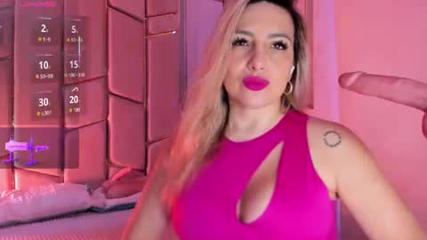 Snapshot of angel_vibes_ chatting on 06/11/26, 04:27 Angel online show from 06/11/26, 04:27