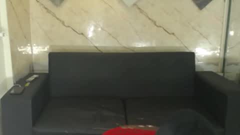 angel_villareal_ online show from 02/15/26, 04:53