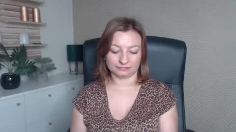 Angela online show from 10/28/25, 06:39