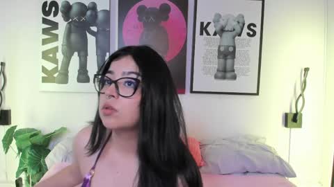 Angela  online show from 05/11/26, 10:51
