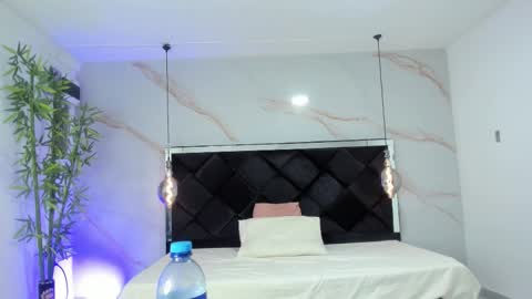 ANGELA online show from 11/07/25, 12:16