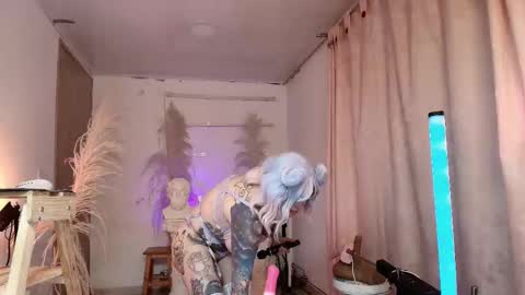 Angela Cianuro online show from 02/20/26, 02:52