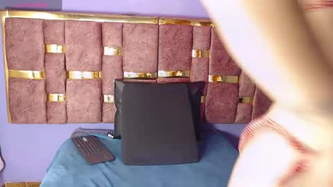 Snapshot of angelacute19 chatting on 03/01/25, 03:43 angelacute19 online show from 03/01/25, 03:43