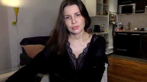 Angela online show from 12/02/25, 08:37