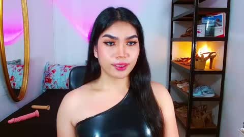 Snapshot of angeladrew73 chatting on 03/02/25, 10:14 Angela online show from 03/02/25, 10:14