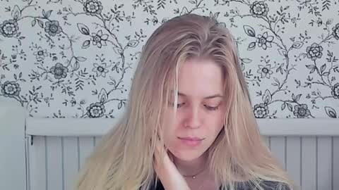 Snapshot of angelanty chatting on 05/14/26, 01:29 Darsi Anty online show from 05/14/26, 01:29