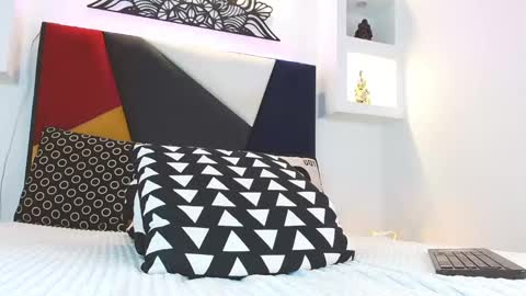 Angel online show from 01/18/25, 06:03