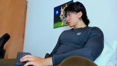Angel Bennet online show from 06/05/26, 05:07