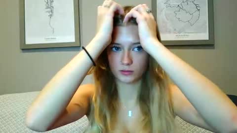 Angel  online show from 12/03/25, 12:29