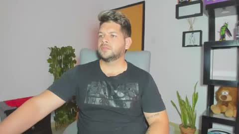 Snapshot of angelcute3 chatting on 10/11/25, 04:05 angel online show from 10/11/25, 04:05