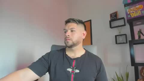 Snapshot of angelcute3 chatting on 10/17/25, 03:47 angel online show from 10/17/25, 03:47