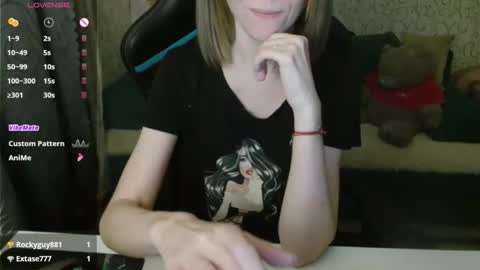 Snapshot of angelcute32 chatting on 10/15/25, 03:01 AngelCute32 online show from 10/15/25, 03:01