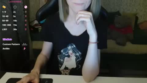 Snapshot of angelcute32 chatting on 10/28/25, 02:31 AngelCute32 online show from 10/28/25, 02:31