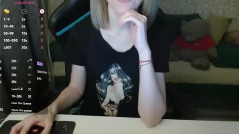 Snapshot of angelcute32 chatting on 11/03/25, 03:57 AngelCute32 online show from 11/03/25, 03:57