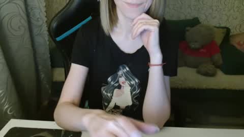 Snapshot of angelcute32 chatting on 11/06/25, 03:02 AngelCute32 online show from 11/06/25, 03:02