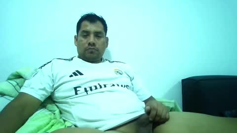 Snapshot of angeldavid90 chatting on 06/07/26, 04:05 angeldavid90 online show from 06/07/26, 04:05