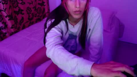 Snapshot of angele_johnson chatting on 02/05/25, 05:09 angele online show from 02/05/25, 05:09