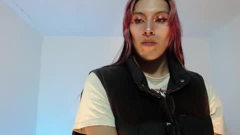 Snapshot of angele_johnson chatting on 10/19/25, 08:20 angele online show from 10/19/25, 08:20