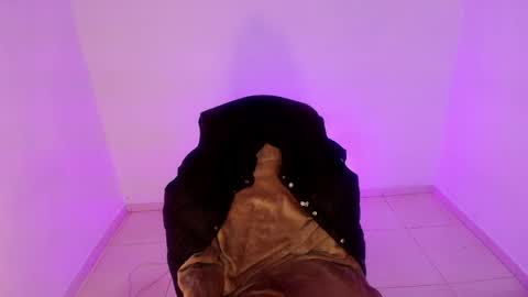 angele online show from 04/19/26, 07:27