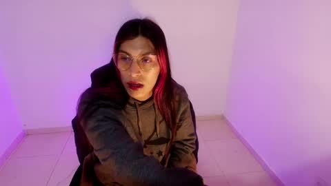 angele online show from 04/21/26, 07:39