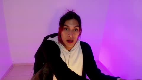Snapshot of angele_johnson chatting on 05/31/26, 07:04 angele online show from 05/31/26, 07:04
