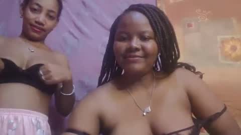 Snapshot of angeles26 chatting on 06/16/26, 07:27 angeles26 online show from 06/16/26, 07:27