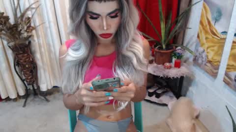 Snapshot of angelic_face_808 chatting on 01/27/25, 12:01 DIVINE ANGEL online show from 01/27/25, 12:01