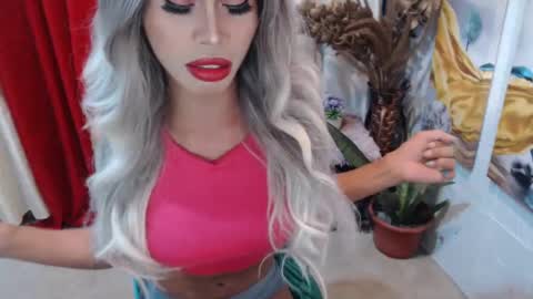 Snapshot of angelic_face_808 chatting on 02/07/25, 01:58 DIVINE ANGEL online show from 02/07/25, 01:58