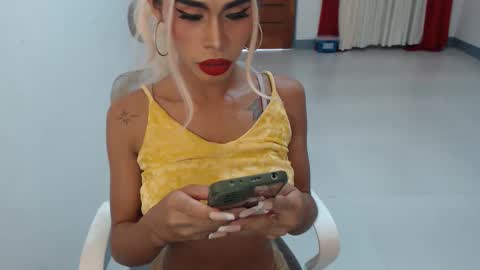 Snapshot of angelic_face_808 chatting on 09/13/25, 01:38 DIVINE ANGEL online show from 09/13/25, 01:38